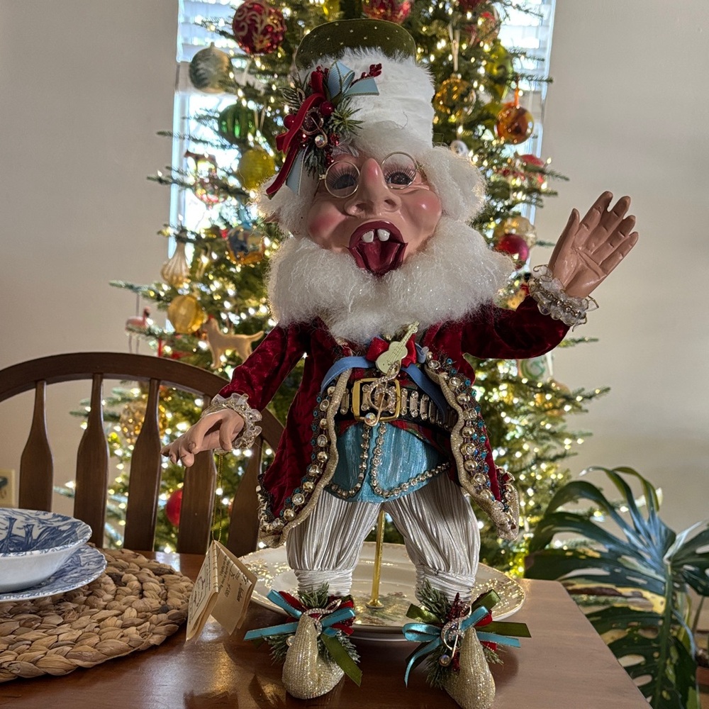 Mark Roberts Singing Elf Medium